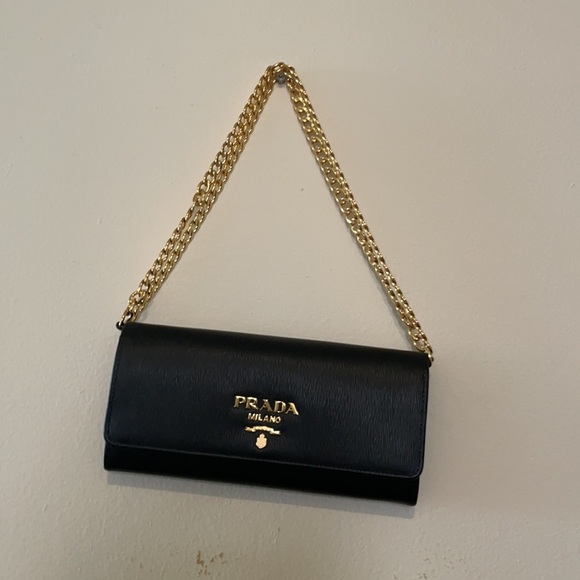Prada large saffiano leather wallet - Picture 4 of 4
